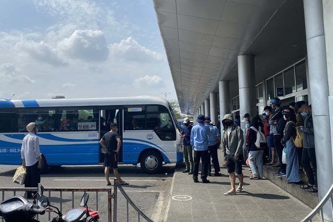 Resumption of passenger transport services linking Danang, Quang Nam under consideration