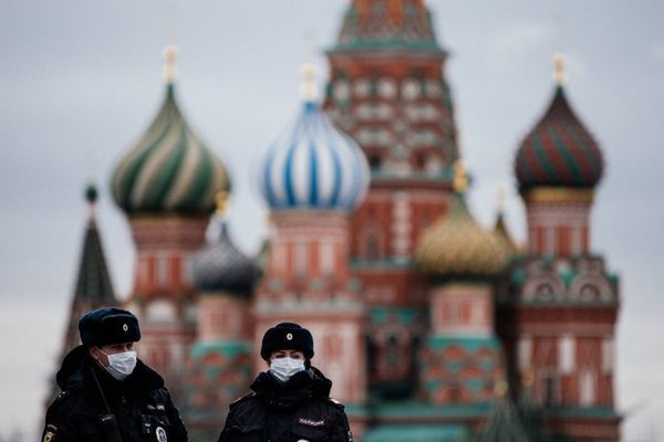 Moscow cho dân nghỉ làm cả tuần để chống dịch, Ấn Độ đón tin vui