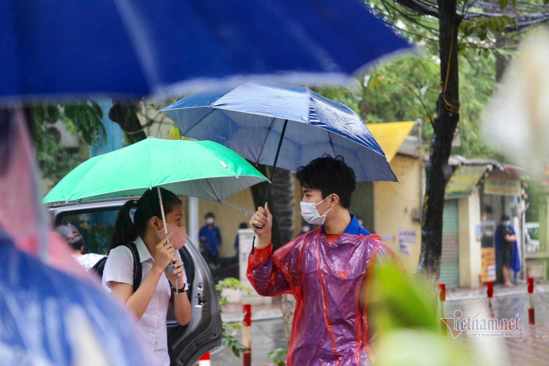 Kỳ thi lớp 10 Hà Nội ‘trọn vẹn’ dù khó khăn chưa từng có