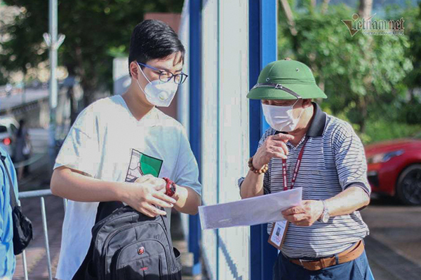 Hôm nay, gần 10.000 học sinh thi vào lớp 10 chuyên