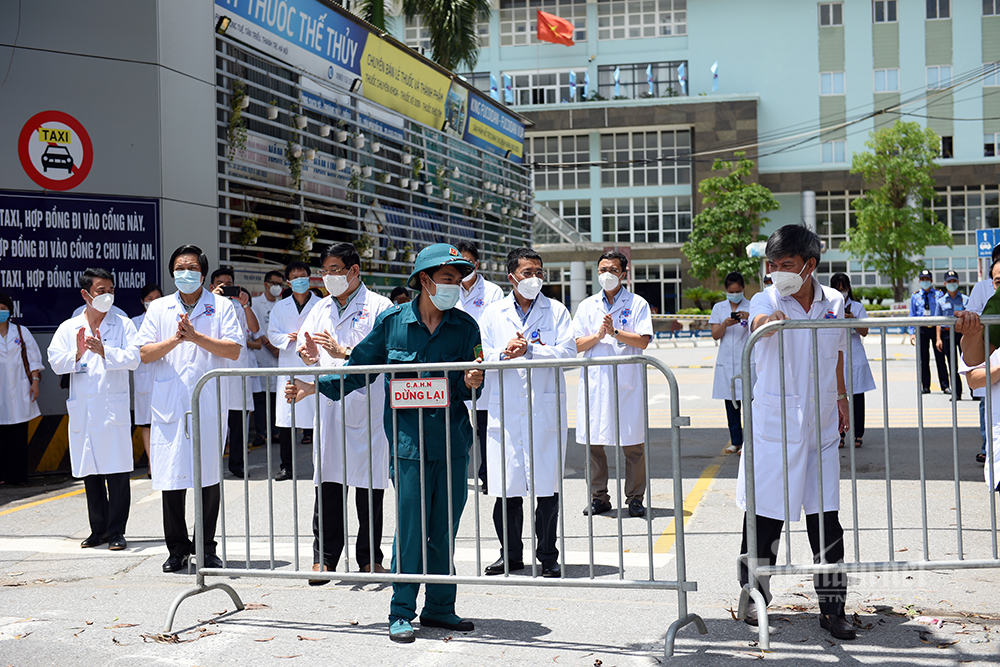 Siêu xe mang 'biển độc' tái xuất ở Đà Nẵng