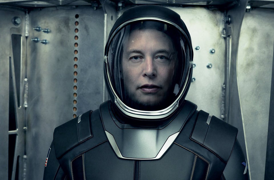 Elon Musk đã mua vé du lịch vũ trụ
