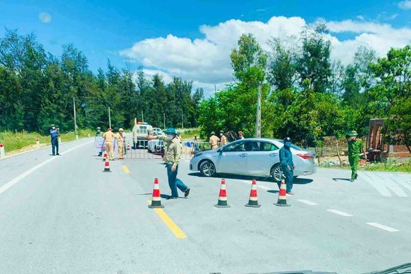 Xuất hiện 2 ca mắc Covid-19 mới, phong tỏa làng biển nghìn dân ở Hà Tĩnh