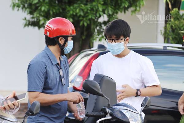 Đề thi vào lớp 10 chuyên Lý của Hà Nội 2021