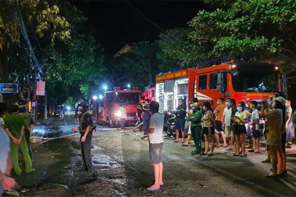 Danh tính gia đình chủ phòng trà ở Nghệ An tử vong trong vụ cháy