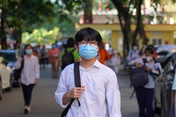 Hướng dẫn giải đề Toán vòng 1 vào chuyên Khoa học Tự nhiên
