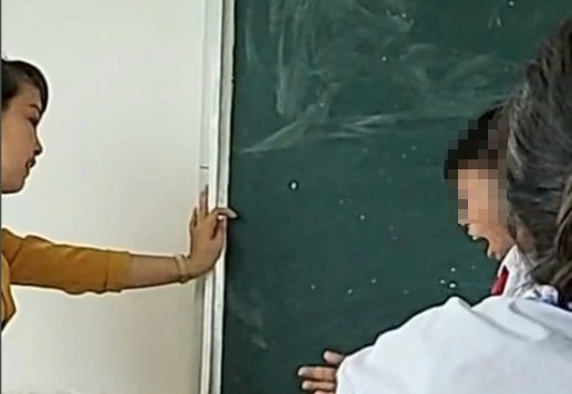 Cô giáo 24 tuổi xin lỗi vì dùng thước gỗ đánh học sinh