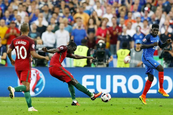 Thời gian đang ủng hộ... đội nào?