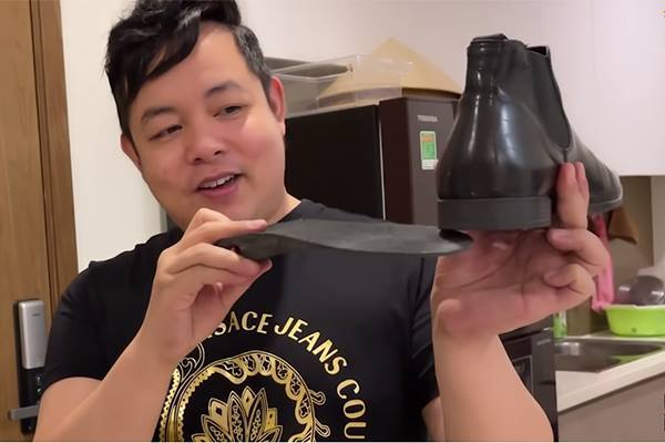 Thăm nhà Quang Lê 'phát hiện' tủ giày độn độc đáo
