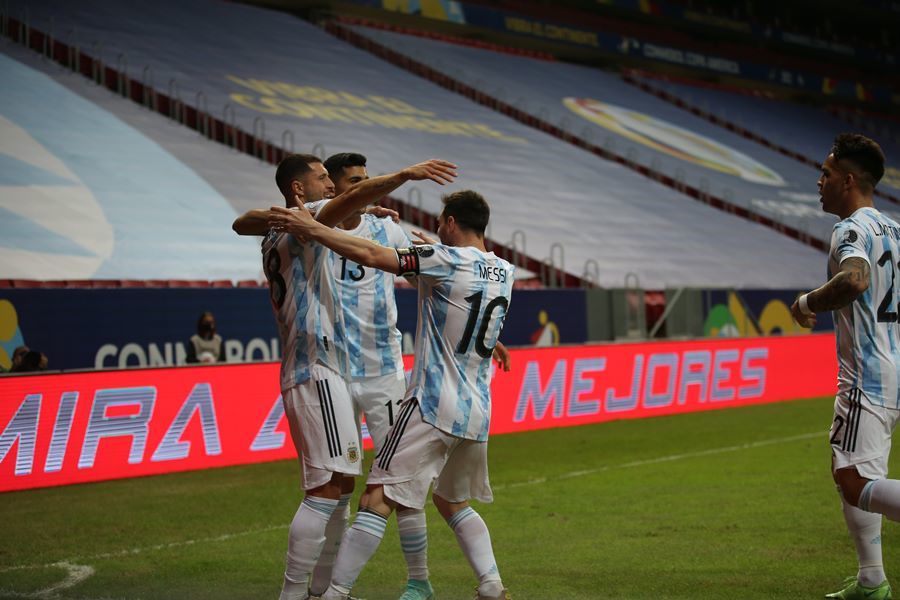 Messi truyền cảm hứng, Argentina đánh bại Uruguay ...