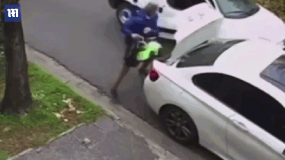 Cướp dí súng đoạt xe BMW, bố cầu xin cứu con 1 tuổi