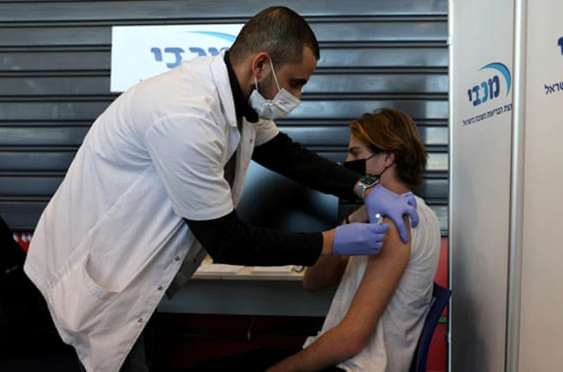 Sự khác biệt lớn ở hai nước tiêm vắc xin Covid-19 thành công