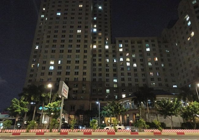 Foreigner falls to death in HCMC
