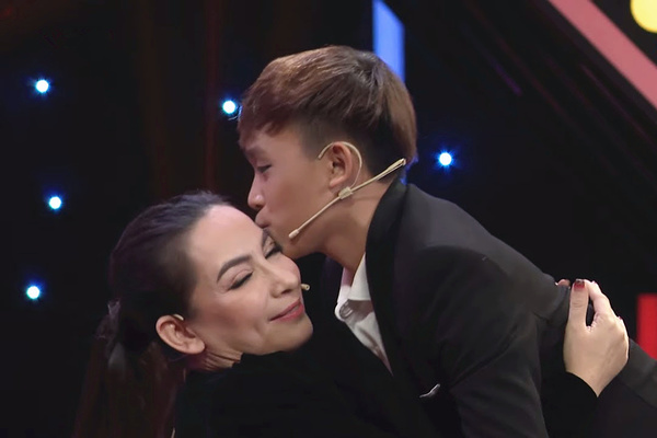 Tiết lộ 8 sự thật quan hệ mẹ con nuôi Phi Nhung - Hồ Văn Cường