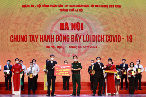 Hà Nội chung tay đẩy lùi Covid-19: MB góp 10 tỷ đồng