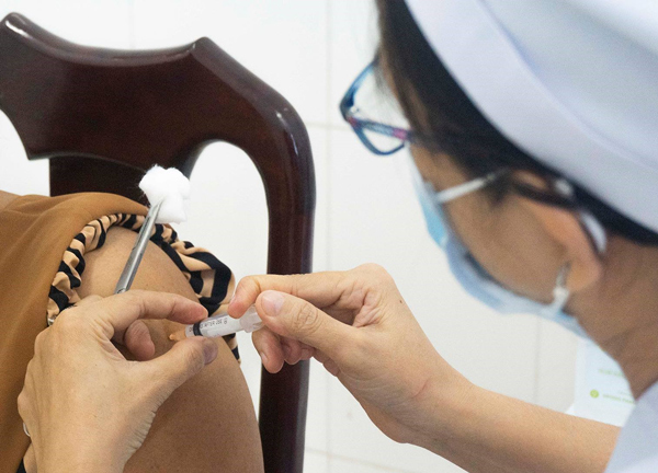 Chủ động vắc xin Covid-19, sớm đạt miễn dịch cộng đồng