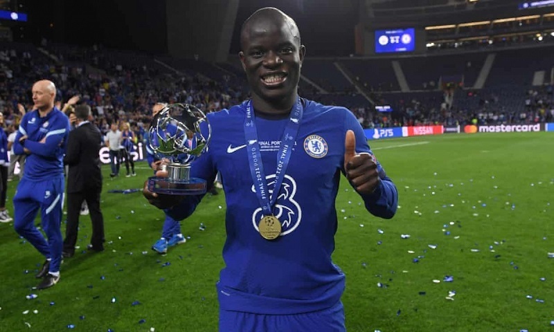 Real Madrid phá MU vụ Sancho, Chelsea ‘thưởng’ Kante