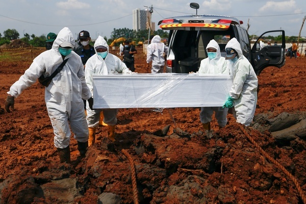 Indonesia vượt 2 triệu ca Covid-19, Ấn Độ lập kỷ lục về tiêm chủng