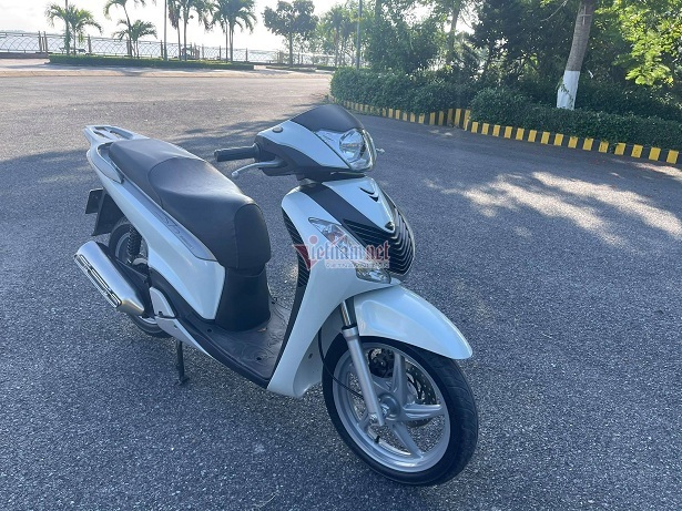 xe-honda-sh-doi-2011-bien-luc-quy-mot