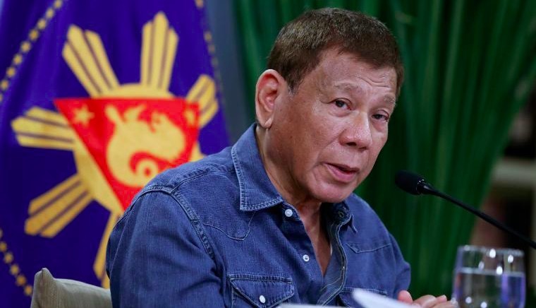 Tổng thống Philippines dọa bỏ tù người từ chối tiêm vắc xin