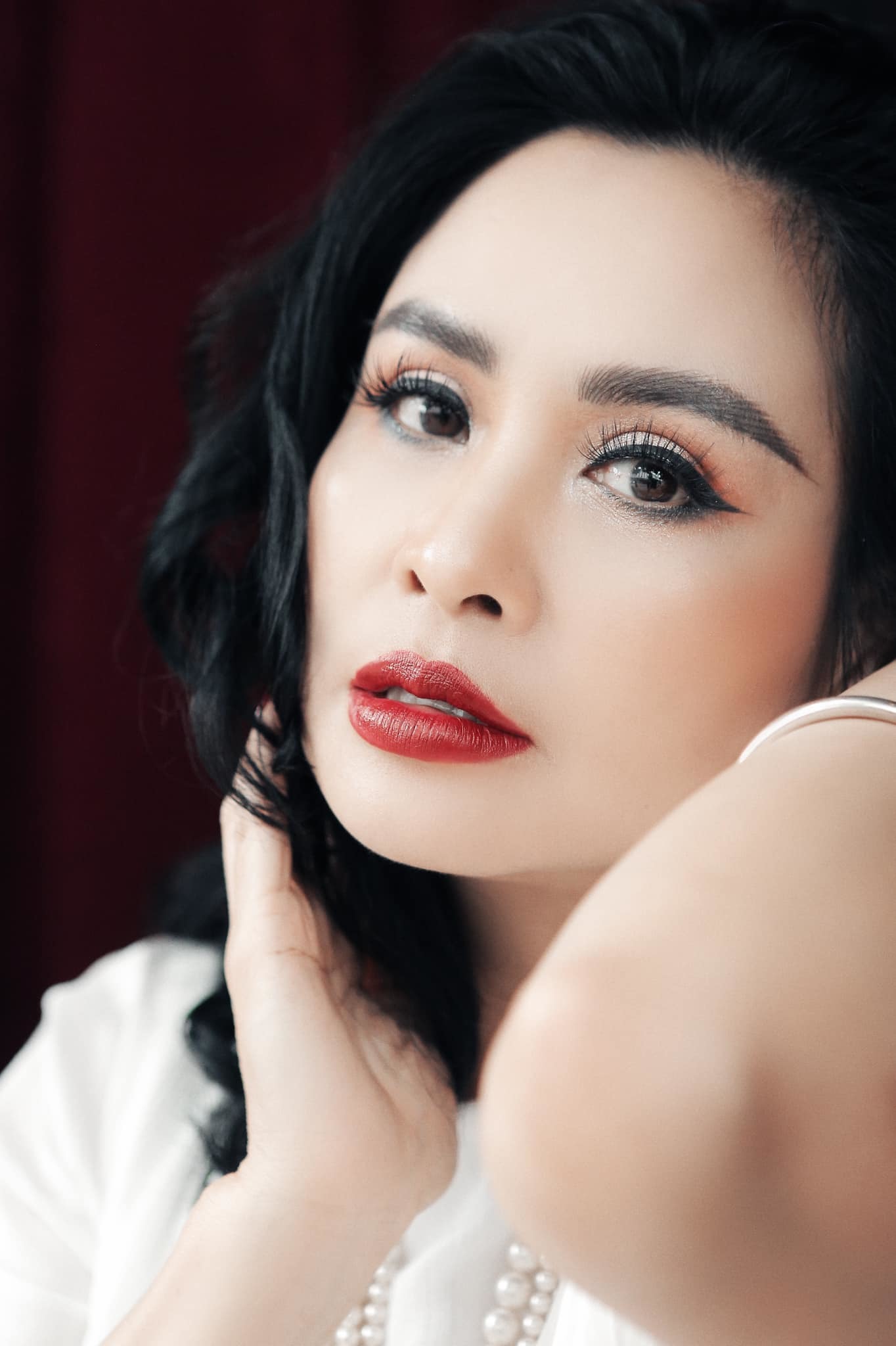Diva Thanh Lam tuổi 52 ngày càng quyến rũ