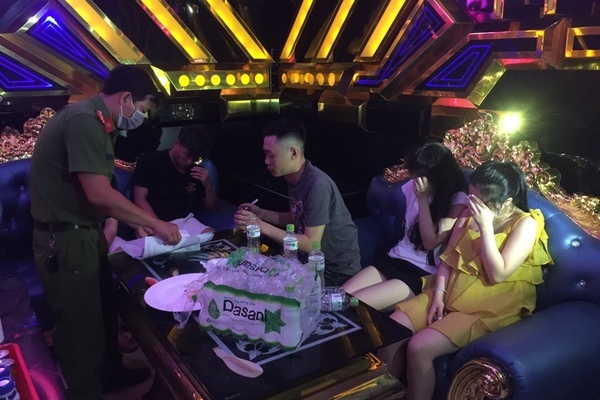 29 người dương tính ma tuý trong karaoke 'bay lắc' ở Quảng Trị