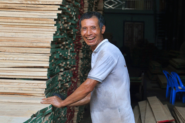 Vụ Hoài Linh bị tố nợ tiền gỗ xây dựng nhà thờ tổ: Người làng nghề mộc Liên Hà lên tiếng, chính quyền xã khẳng định 