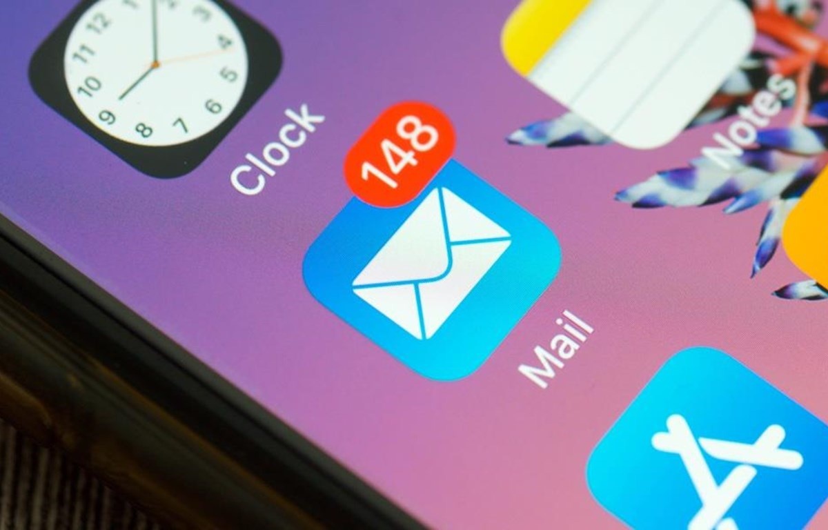 Apple sẽ thay đổi cách hoạt động của email trên iOS mới