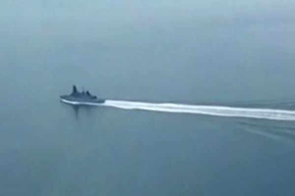 Nga công bố video truy đuổi tàu chiến Anh trên Biển Đen