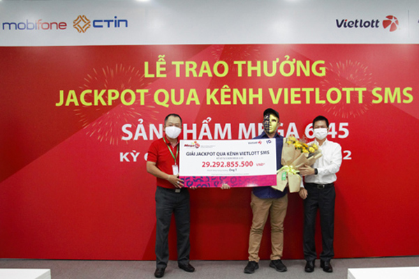 Thuê bao MobiFone trúng Jackpot gần 30 tỷ đồng qua kênh Vietlott SMS