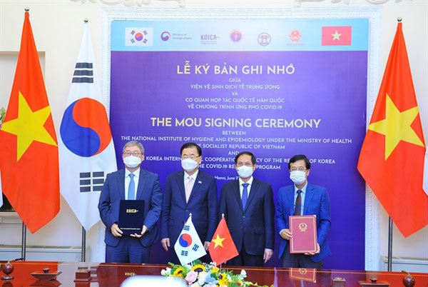 Vietnam wants RoK to assist in COVID-19 recovery: foreign minister