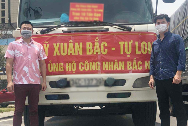 Tự Long, Xuân Bắc ủng hộ 30 tấn gạo cho Bắc Ninh chống dịch