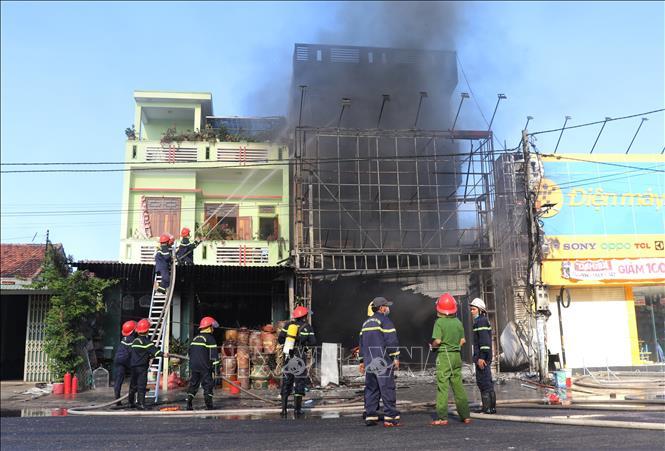 Phát hiện người nhiễm Covid-19, Phú Yên khẩn tìm tất cả người đến xem đám cháy