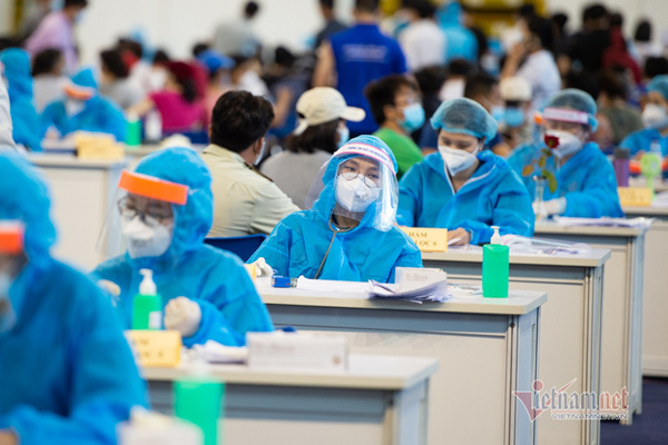 Ghi nhận kỷ lục 1 ngày 667 ca dương tính nCoV, TP.HCM còn mối lo lớn nhất