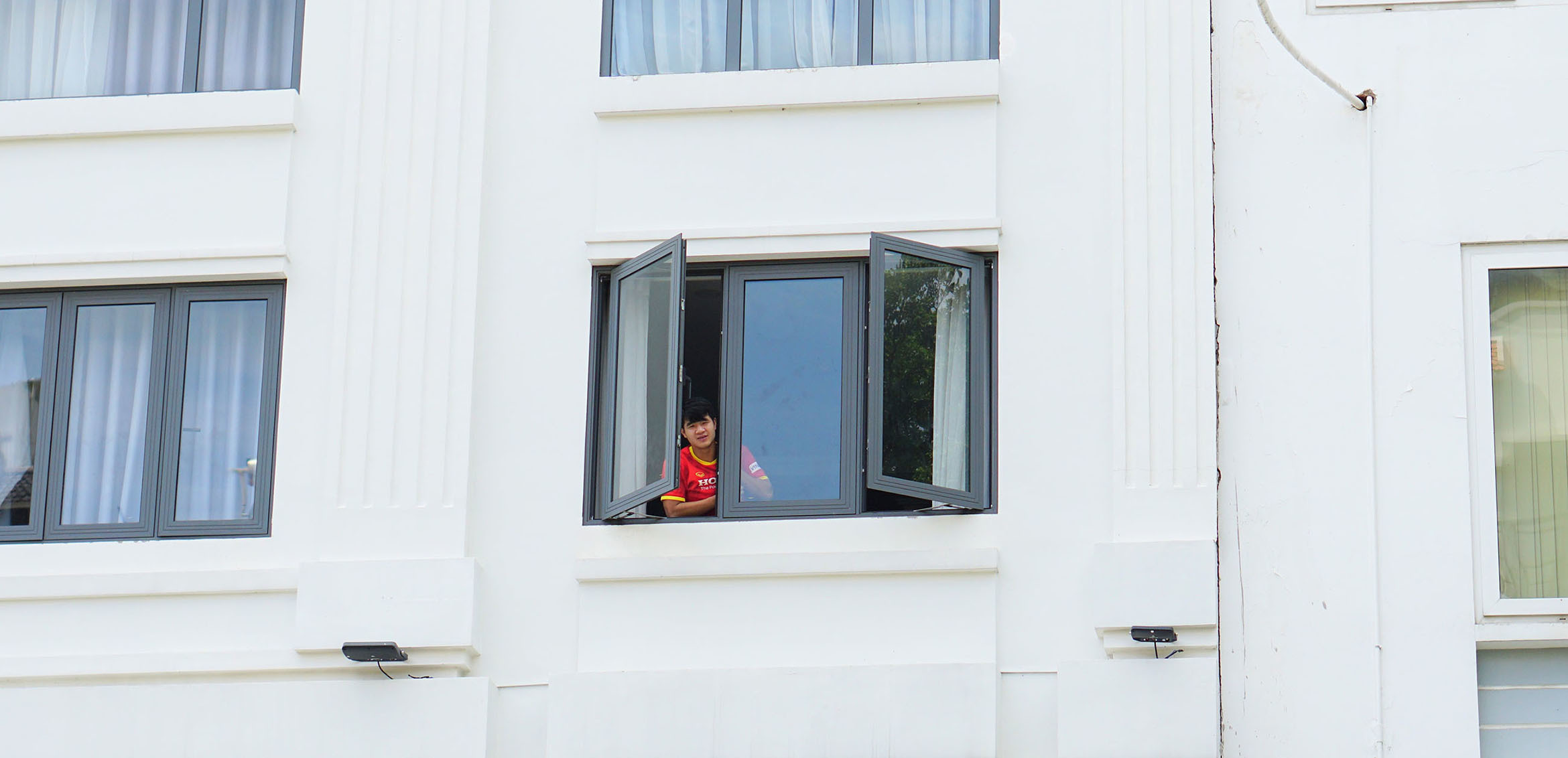 Tuyển Việt Nam xin cách ly thêm 7 ngày phòng Covid-19