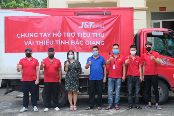 Chuyển phát nhanh J&T Express hỗ trợ nông dân Bắc Giang tiêu thụ vải thiều