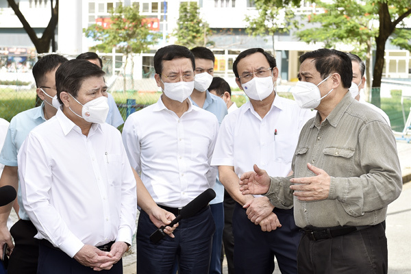 Thủ tướng chủ trì họp trực tuyến về phòng, chống Covid-19 tại điểm cầu TP.HCM