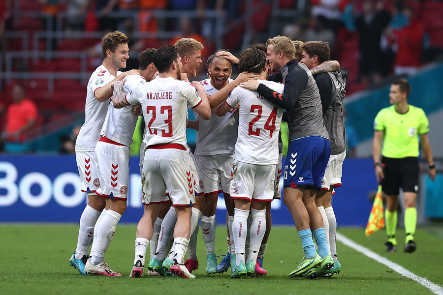 Bốn cặp tứ kết EURO 2020: Cú đấm và những bất ngờ xứng đáng