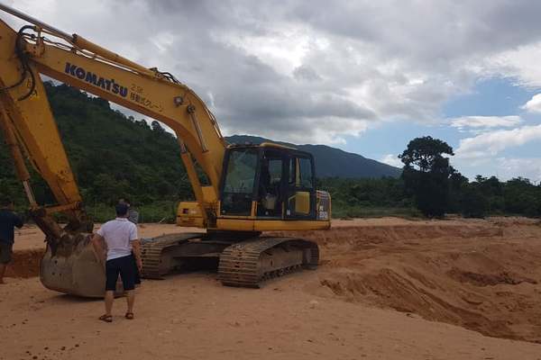 Đột kích vào rừng sâu, phát hiện mỏ cát lậu khủng ở Quảng Trị