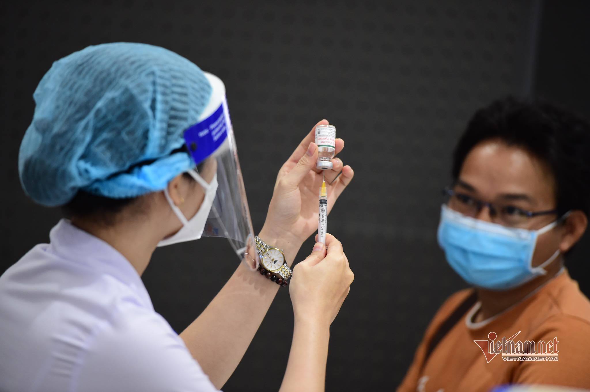 Bước đi quan trọng trong chiến dịch tiêm chủng phòng Covid-19