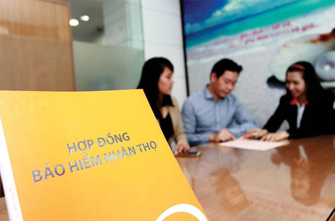 Bỏ 55 triệu/năm mua bảo hiểm, thiệt đau vì theo không nổi, bỏ không xong