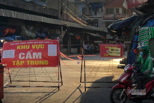 Hàng loạt chợ ở TP.HCM bị phong tỏa, dừng hoạt động vì Covid-19