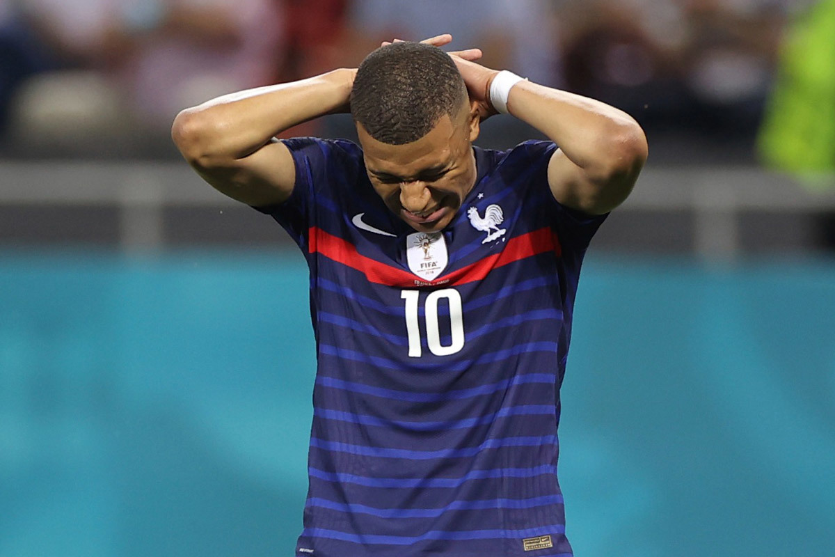Pháp văng khỏi EURO 2020: Mbappe trả giá vì kiêu ngạo