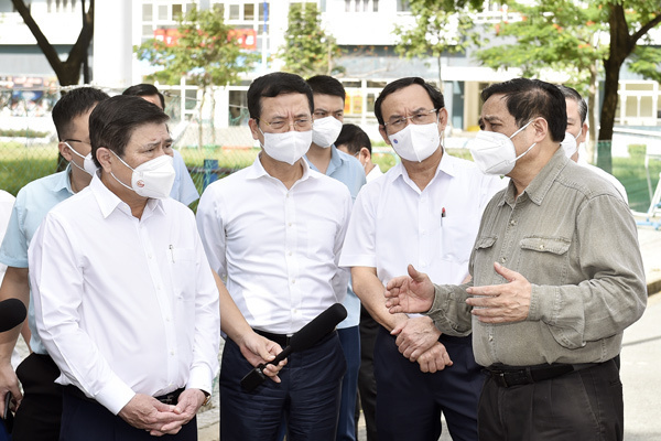 With over 3,000 Covid-19 cases, HCM City vows to control outbreak by end of social distancing period