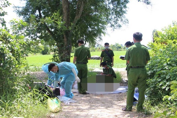 Người đàn ông nằm chết gần nhà máy rác với nhiều vết đâm