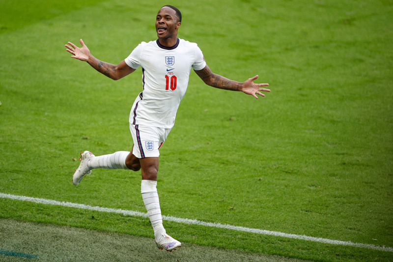 Sterling phong độ cực đỉnh, Man City sốt sắng hành động
