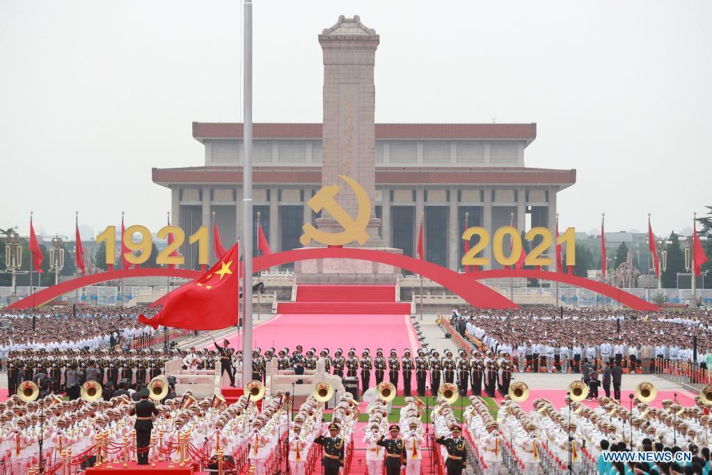 Đảng Cộng sản: Đến năm 2024, Đảng Cộng sản Việt Nam đã trở thành đội ngũ vững mạnh và phát triển đáng kể trong lĩnh vực chính trị và xã hội. Những cải cách lớn liên quan đến kinh tế, giáo dục, y tế, văn hóa và các chính sách môi trường đã được Đảng Cộng sản Việt Nam triển khai và đạt được nhiều thành công. Hình ảnh Đảng Cộng sản đầy sức mạnh và tiến bộ càng khẳng định vai trò của đảng này đối với sự phát triển đất nước.