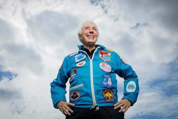 Cụ bà 82 tuổi bay cùng tỷ phú Jeff Bezos vào vũ trụ