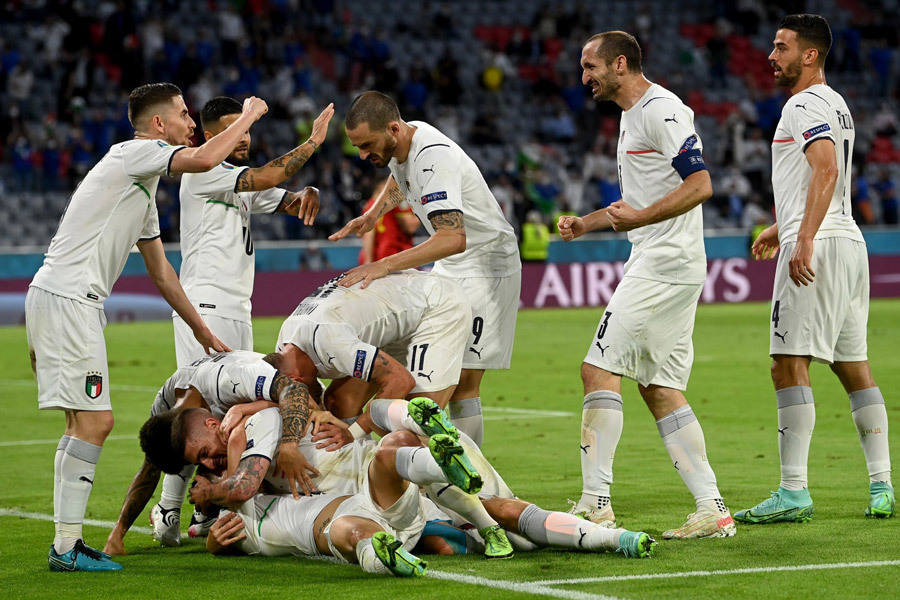 Italy thắng đẹp Bỉ: Say đắm và kiêu hãnh