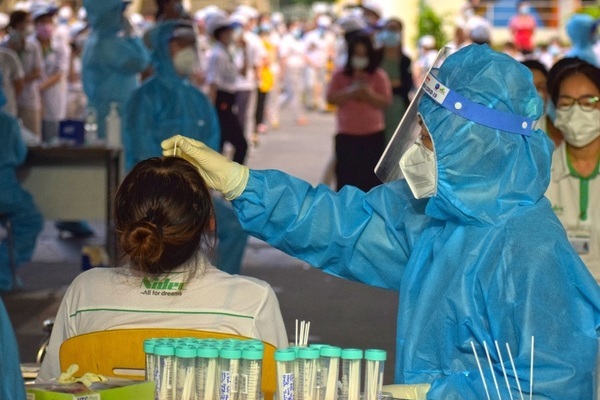 Mỗi ngày có 100 người xét nghiệm dương tính nCoV, Sở Y tế ra thông báo khẩn